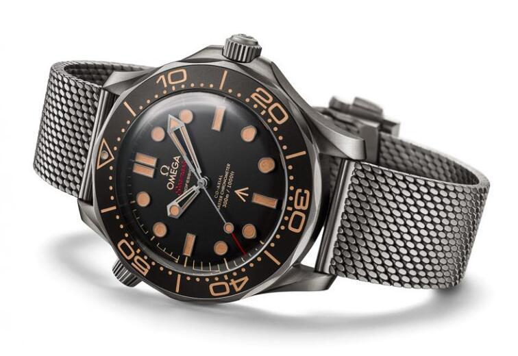 JAMES BONDS NEW WATCH: FAKE OMEGA SEAMASTER DIVER 300M 007 EDITION